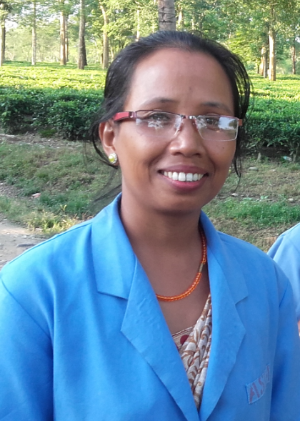 Jabow, an Operation Eyesight-trained community health worker, and her family live in beautiful Kheram Bisa, India, famous for its tea garden. Her husband works as carpenter in the village, and their two daughters and one son are in school.